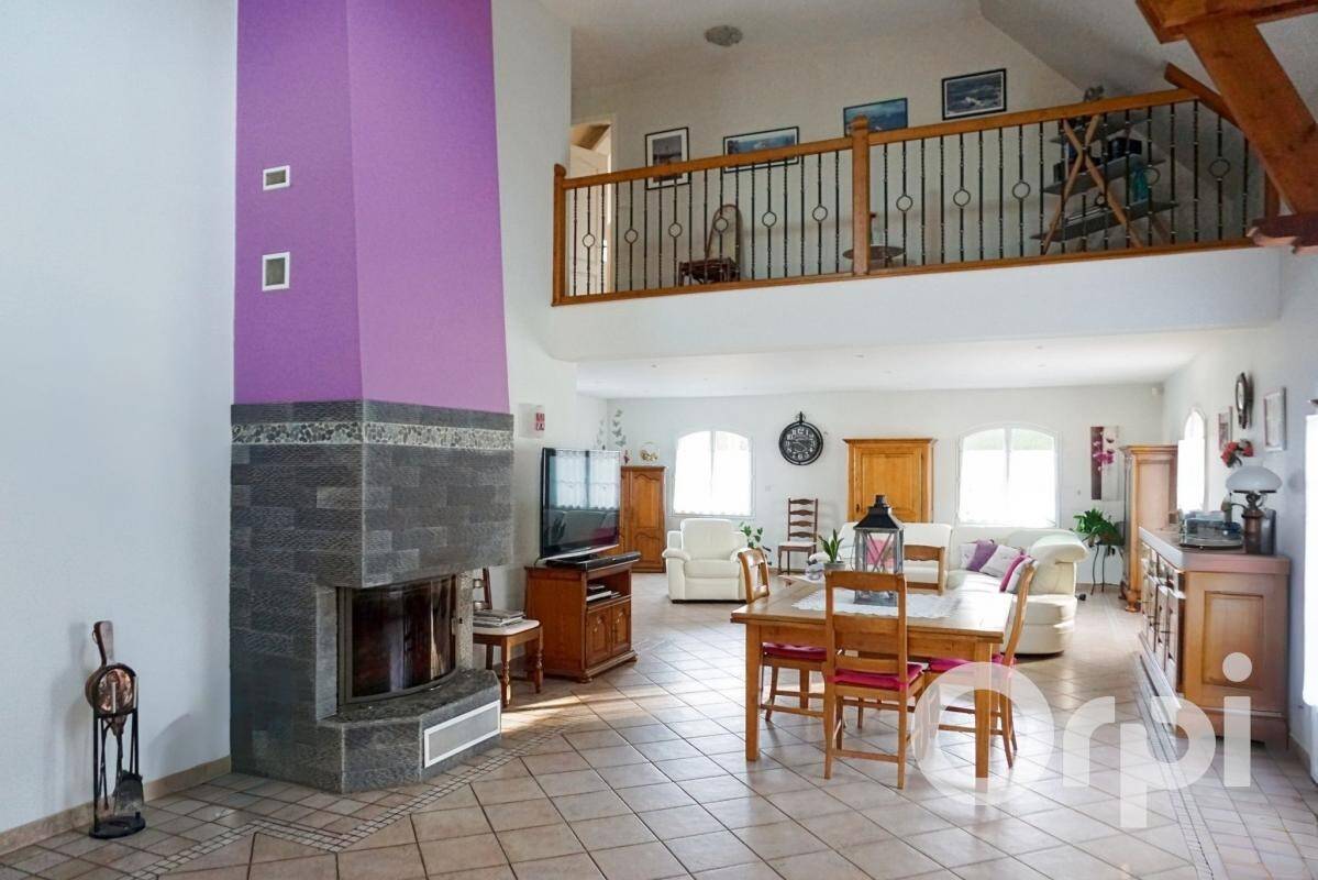 Maison à vendre, 243m², SAINT GERMER DE FLY