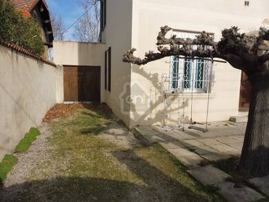 Maison à louer 1 167 € 4 pièces 3 chambres 103 m² 150 m² de terrain Centre Monteux 84170