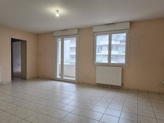 Appartement à vendre 153 000 € 2 pièces 1 chambre 51,6 m² Étage 3/5 Dijon 21000