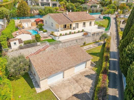 Maison à vendre 1 800 000 € 4 pièces 3 chambres 270 m² 2 200 m² de terrain Quartiers Ouest Montgros-Montmeuille La Colle-sur-Loup 06480