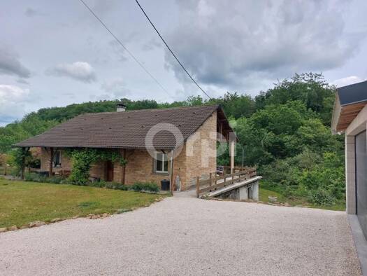 Maison à vendre 275 000 € 5 pièces 4 chambres 242,09 m² 10 620 m² de terrain Favars 19330