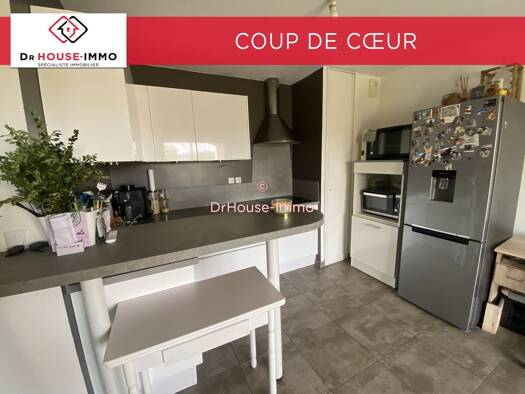 Appartement à vendre 211 000 € 2 pièces 1 chambre 42 m² Étage 2/3 La Crau 83260