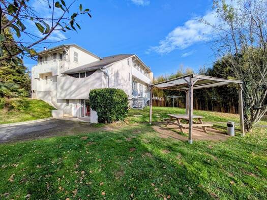 Immeuble à vendre 550 000 € 582 m² Sud Jurançon 64110