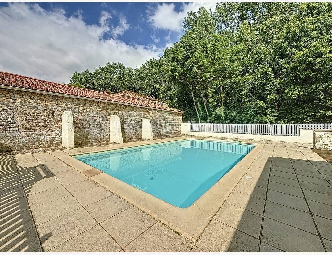 Maison à vendre, 440m², MAREUIL SUR LAY DISSAIS