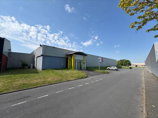 Local commercial à louer 15 010 € 1 250 m² de surface de vente Parcs d'Activités Ifs 14123