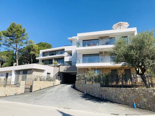 Appartement à vendre - Neuf 440 000 € 3 pièces 2 chambres 61 m² Plan de Noves Vence 06140