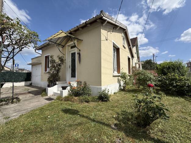 Maison à vendre 249 000 € 3 pièces 2 chambres 60 m² 180 m² de terrain Le Blanc Mesnil 93150