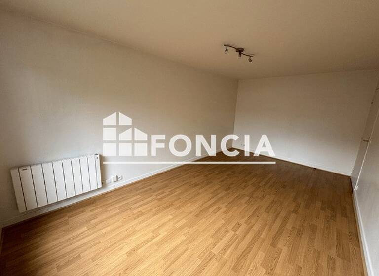 Appartement à louer 866 € 1 pièce 34,3 m²<br/>superficie 1er<br/>étage Petits Jardins-Bas de Bicêtre Le Kremlin-Bicêtre 94270