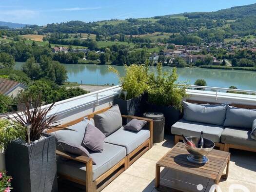 Appartement à vendre 360 000 € 4 pièces 3 chambres 90 m² Étage 3/3 Seyssel 01420