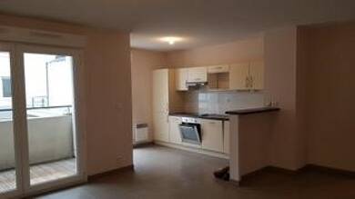 Appartement à louer 787 € 3 pièces 2 chambres 63 m² 1er étage Bourg-Solvardière-Pelousière St Herblain 44800