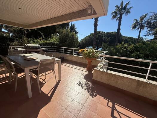 Maison à vendre 1 250 000 € 5 pièces 4 chambres 165 m² 550 m² de terrain Est La Ciotat 13600