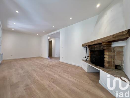 Maison de plain-pied à vendre 364 000 € 5 pièces 4 chambres 119 m² 1 443 m² de terrain Méounes-Lès-Montrieux 83136