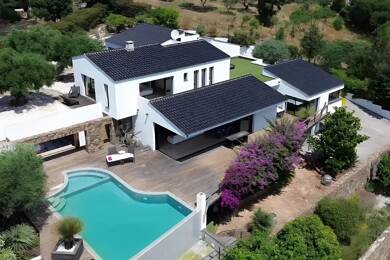 Maison à vendre 1 950 000 € 6 pièces 3 chambres 431,6 m² 3 594 m² de terrain Hyères 83400