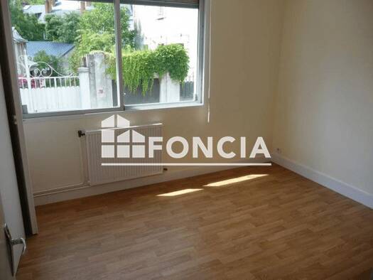 Appartement à louer 570 € 2 pièces 1 chambre 41,6 m² RDC La Fuye Velpeau Tours 37000