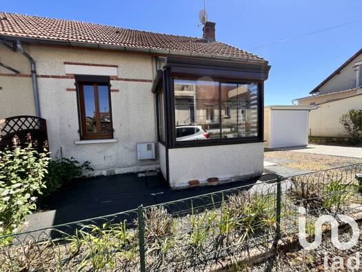 Maison à vendre 79 500 € 3 pièces 2 chambres 53 m² 424 m² de terrain Ville et Environs Bourbon-Lancy 71140
