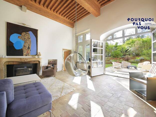 Château à vendre 770 000 € 5 pièces 4 chambres 207 m² 600 m² de terrain Centre-Bourg Saint-Genis-Laval 69230