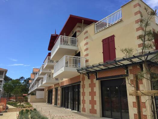 Appartement à louer 1 355 € 4 pièces 3 chambres 80,5 m² 1er étage Arcachon 33120