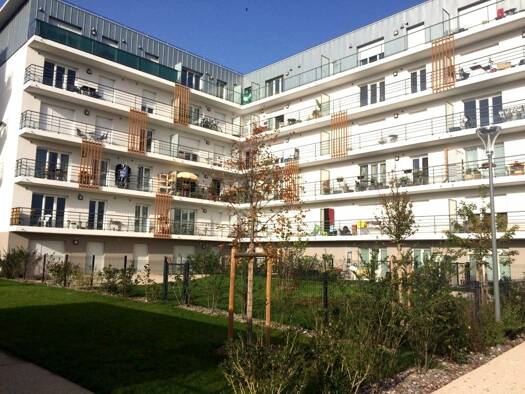 Appartement à louer 830 € 2 pièces 1 chambre 40 m² 4ème étage La Rochette 77000