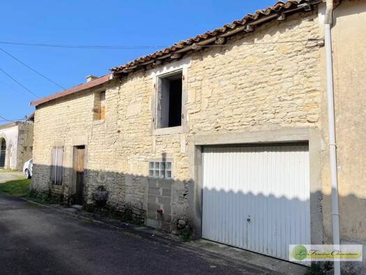 Entrepôt à vendre 10 000 € 56 m² d'espace de stockage Mons 16140