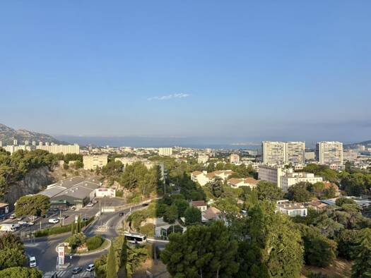 Appartement à vendre 250 000 € 4 pièces 3 chambres 92 m² Étage 11/30 Le Redon Marseille 9ème arrondissement 13009