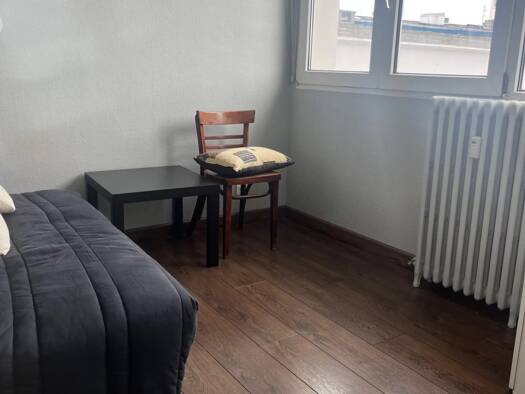Appartement à louer 400 € 1 pièce 15 m² Étage 3/3 Calais 62100
