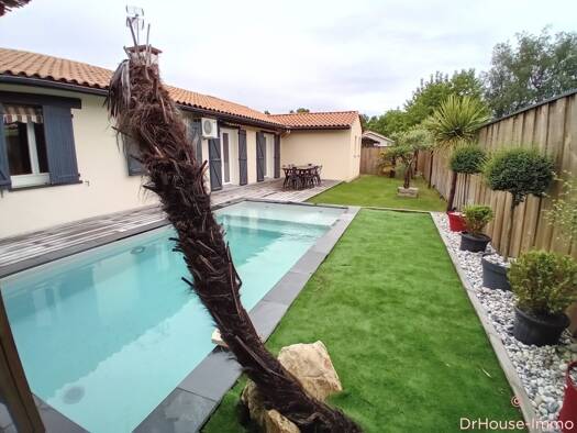 Maison de plain-pied à vendre 495 000 € 5 pièces 4 chambres 115 m² 526 m² de terrain Nord Martignas-sur-Jalle 33127