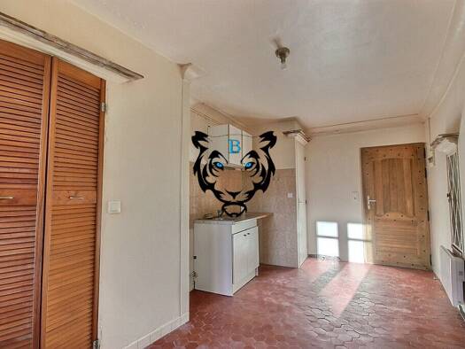 Appartement à vendre 81 000 € 1 pièce 16 m² 1er étage Village Roquebrune-sur-Argens 83520