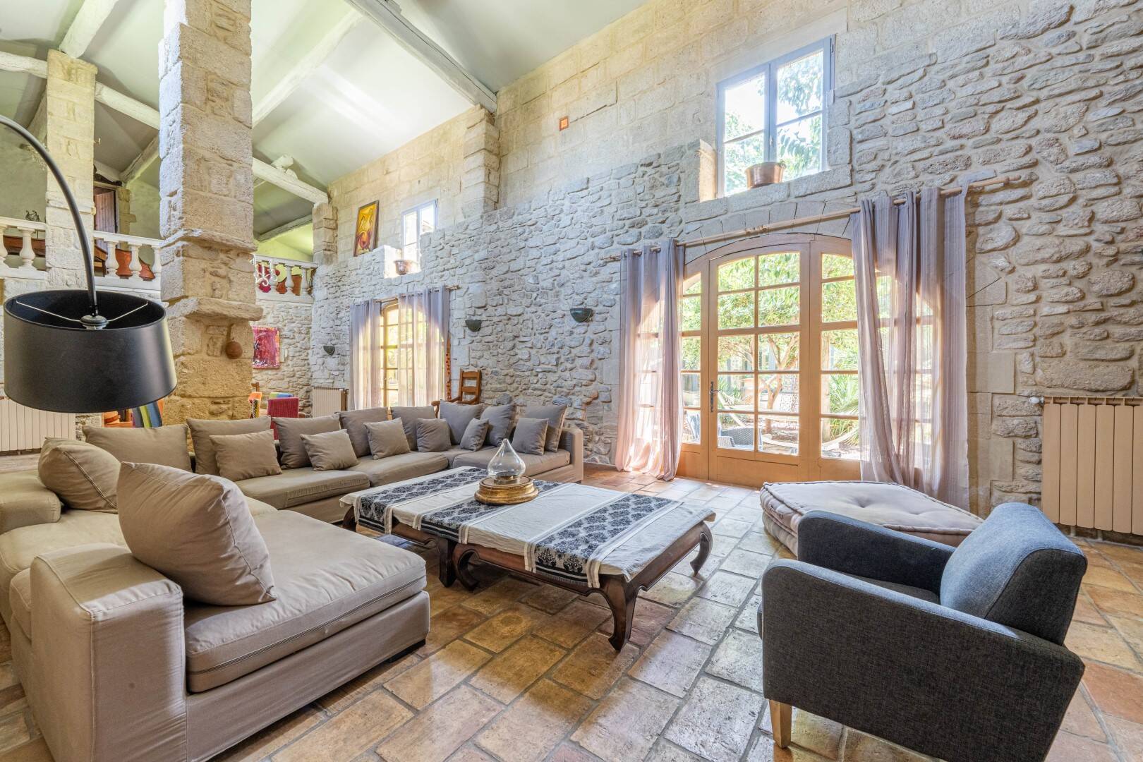 Maison à vendre, 460m², GALLARGUES LE MONTUEUX