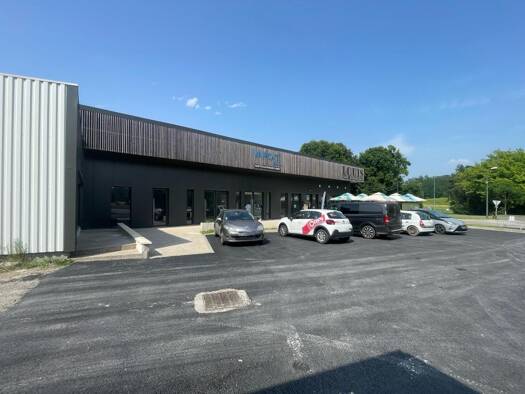 Local commercial à vendre 134 000 € 93 m² de surface de vente Pouillon 40350