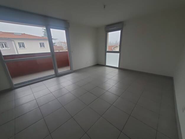 Appartement à louer 969 € 3 pièces 2 chambres 65 m² 2ème étage Rillieux-la-Pape 69140