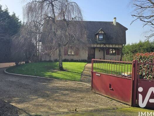 Maison à vendre 315 000 € 7 pièces 6 chambres 148 m² 4 870 m² de terrain Sérifontaine 60590