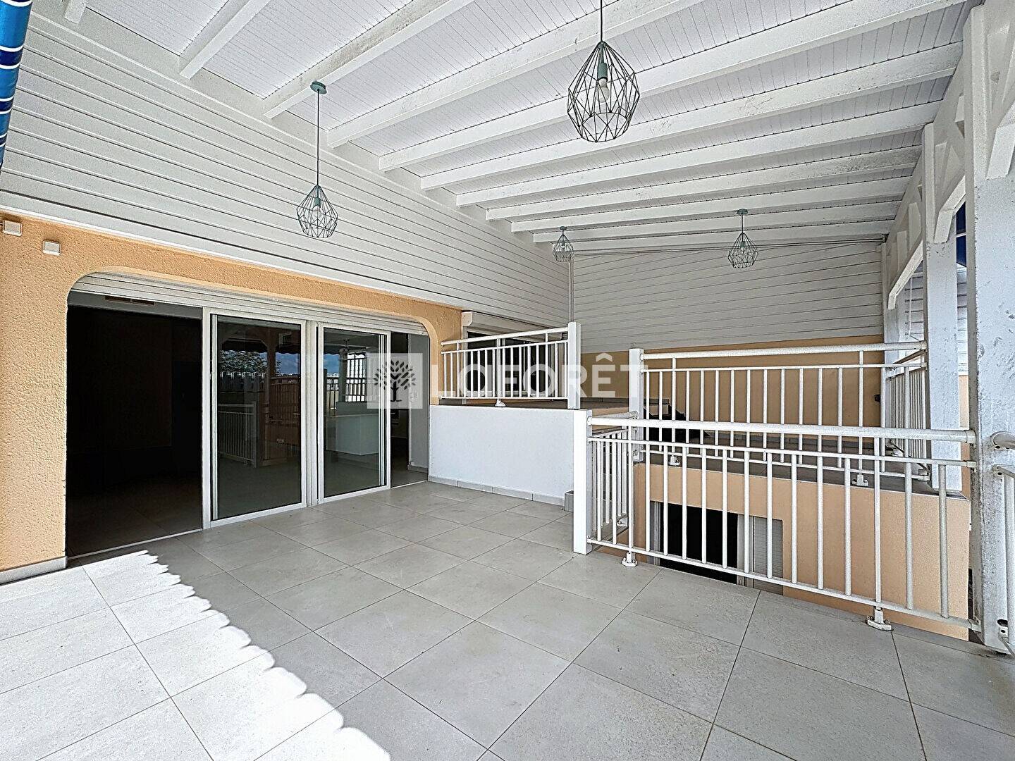 Maison à vendre, 115m², PETIT BOURG