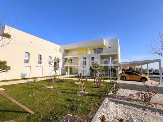 Appartement à louer 1 017 € 4 pièces 3 chambres 69,2 m² RDC Royan 17200