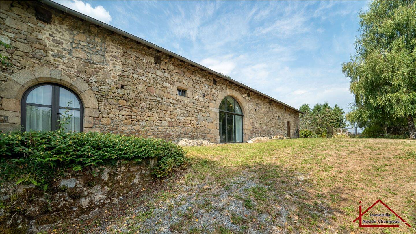 Maison à vendre, 195m², PEYRAT LE CHATEAU