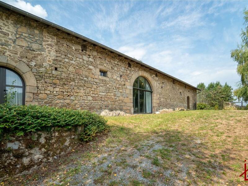 Maison à vendre, 195m², PEYRAT LE CHATEAU