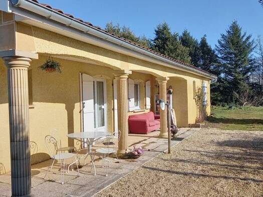Maison à vendre 182 000 € 4 pièces 3 chambres 95 m² 2 250 m² de terrain Maizilly 42750