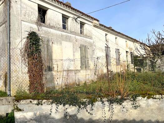 Maison à vendre 96 500 € 5 pièces 3 chambres 211 m² 780 m² de terrain Romegoux 17250