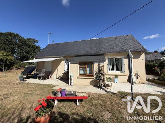 Maison de plain-pied à vendre 110 000 € 3 pièces 2 chambres 48 m² 968 m² de terrain Collorec 29530
