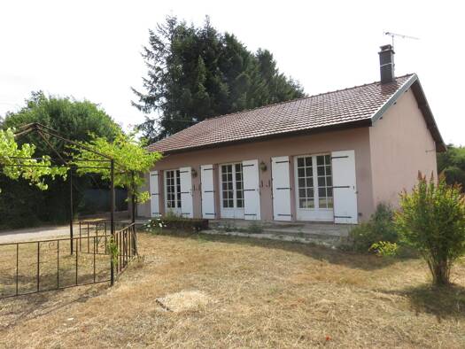 Maison de plain-pied à vendre 159 000 € 6 pièces 2 chambres 79 m² 1 331 m² de terrain Mélisey 70270