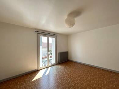 Appartement à louer 550 € 3 pièces 2 chambres 67 m² Rive Droite Aire-sur-l'Adour 40800