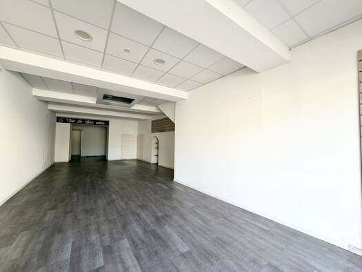 Local commercial à louer 1 023 € 120 m² de surface de vente Castelnaudary 11400