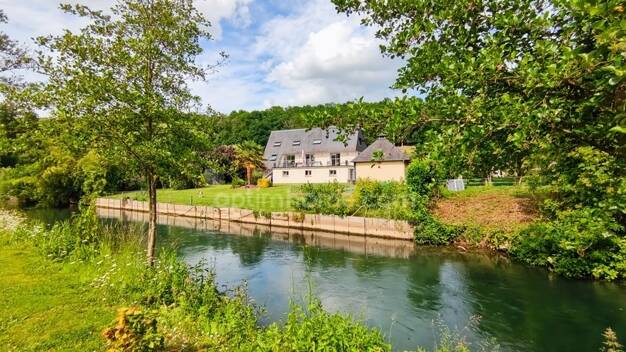 Maison à vendre 399 000 € 6 pièces 5 chambres 246 m² 1 860 m² de terrain Le Neubourg 27110