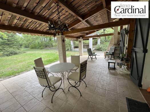 Maison en viager occupé Bouquet 151 980 € 4 pièces 2 chambres 126,2 m² 6 770 m² de terrain Mimet 13105