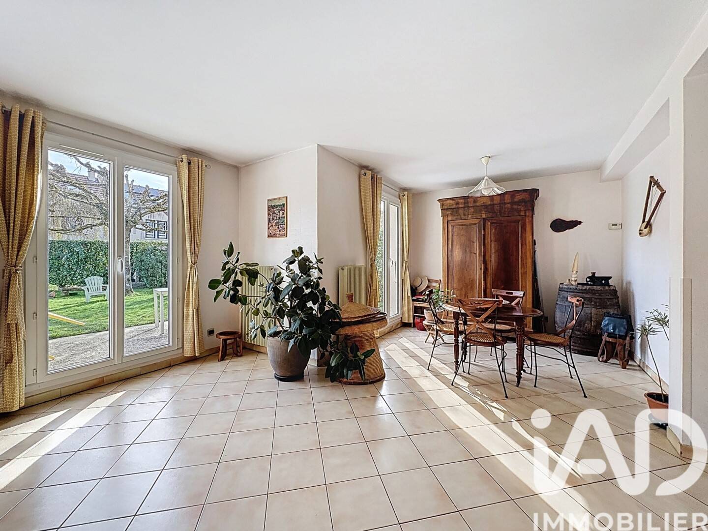 Maison à vendre, 126m², TOUSSUS LE NOBLE