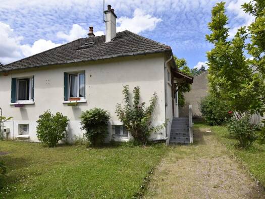 Maison à vendre 129 500 € 4 pièces 3 chambres 86 m² 2 386 m² de terrain Neuvy-sur-Loire 58450