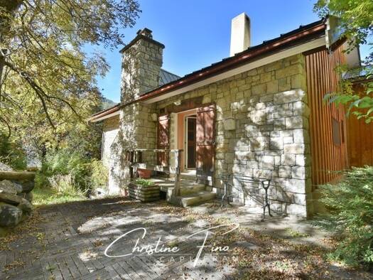 Maison à vendre 1 680 000 € 10 pièces 4 chambres 251 m² 3 059 m² de terrain La Salle-les-Alpes 05240