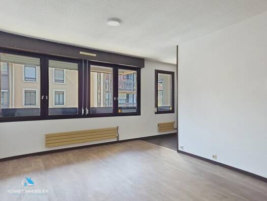 Studio à louer 410 € 1 pièce 30 m² 1er étage Chamalières 63400