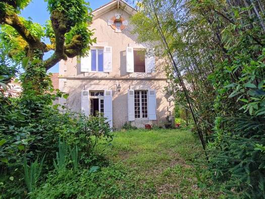 Maison à vendre 182 000 € 13 pièces 7 chambres 349 m² 1 328 m² de terrain Mussidan 24400