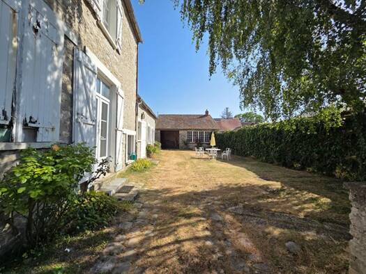 Maison à vendre 250 000 € 5 pièces 3 chambres 136,85 m² 338 m² de terrain Sainville 28700