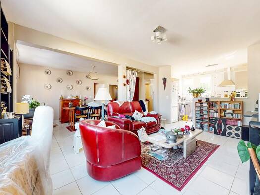 Maison à vendre 171 000 € 5 pièces 3 chambres 77 m² 267 m² de terrain Couronneries Poitiers 86000